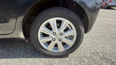 Toyota Yaris 2010 - 8700 EUR, 69707 km - AUTO.MOTO.pt - 69707km - foto 16 de 35