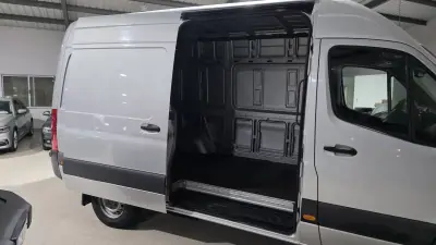 Mercedes-Benz Sprinter 316 Cdi 7G-tronic C/Iva 2018 - 27950 EUR, 160304 km - AUTO.MOTO.pt - 160304km - foto 13 de 34