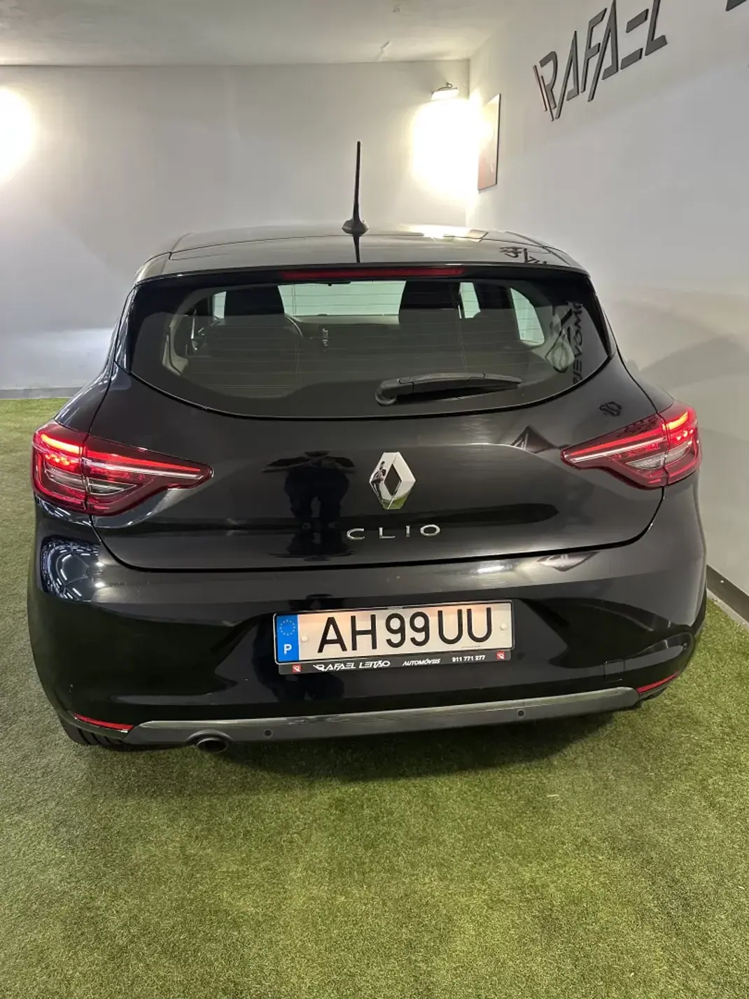 Renault Clio 2021 - 14500 EUR, 93000 km - AUTO.MOTO.pt - 93000km - foto 8 de 32