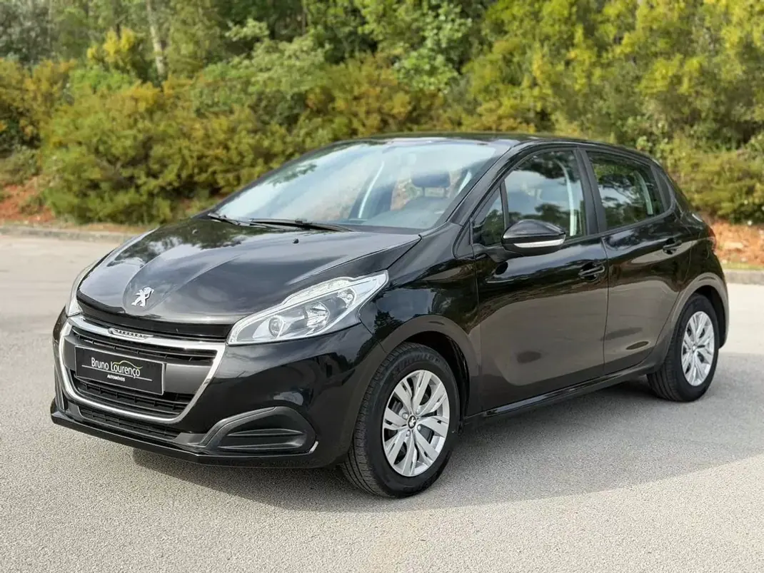 Peugeot 208 2015 - 7900 EUR, 173040 km - AUTO.MOTO.pt - 173040km - foto 19 de 25