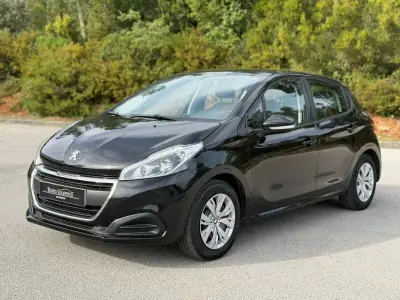 Peugeot 208 2015 - 7900 EUR, 173040 km - AUTO.MOTO.pt - 173040km - foto 19 de 25