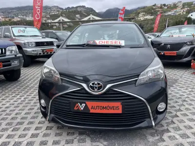 Toyota Yaris 2014 - 13950 EUR, 120568 km - AUTO.MOTO.pt - 120568km - foto 2 de 13