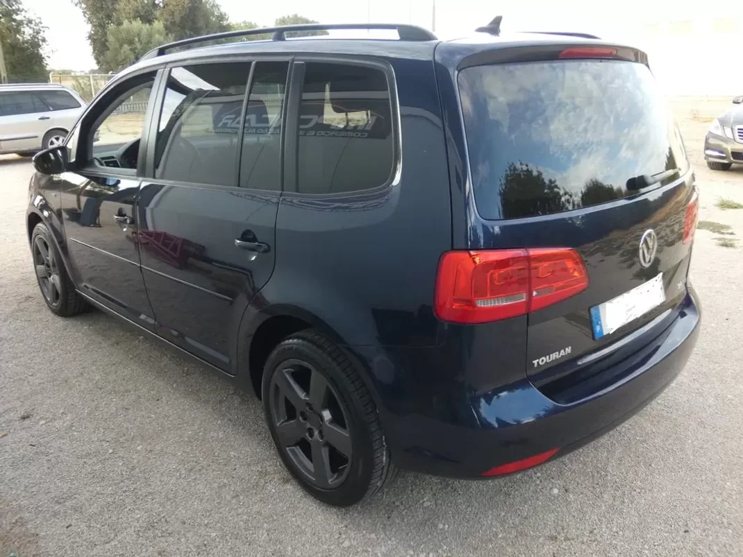 Volkswagen Touran 2012 - 16999 EUR, 182000 km - AUTO.MOTO.pt - 182000km - foto 6 de 28