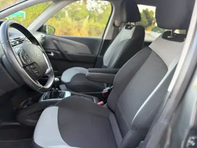 Citroën C4 Grand Picasso 2015 - 11999 EUR, 140000 km - 140000km - foto 14 de 19