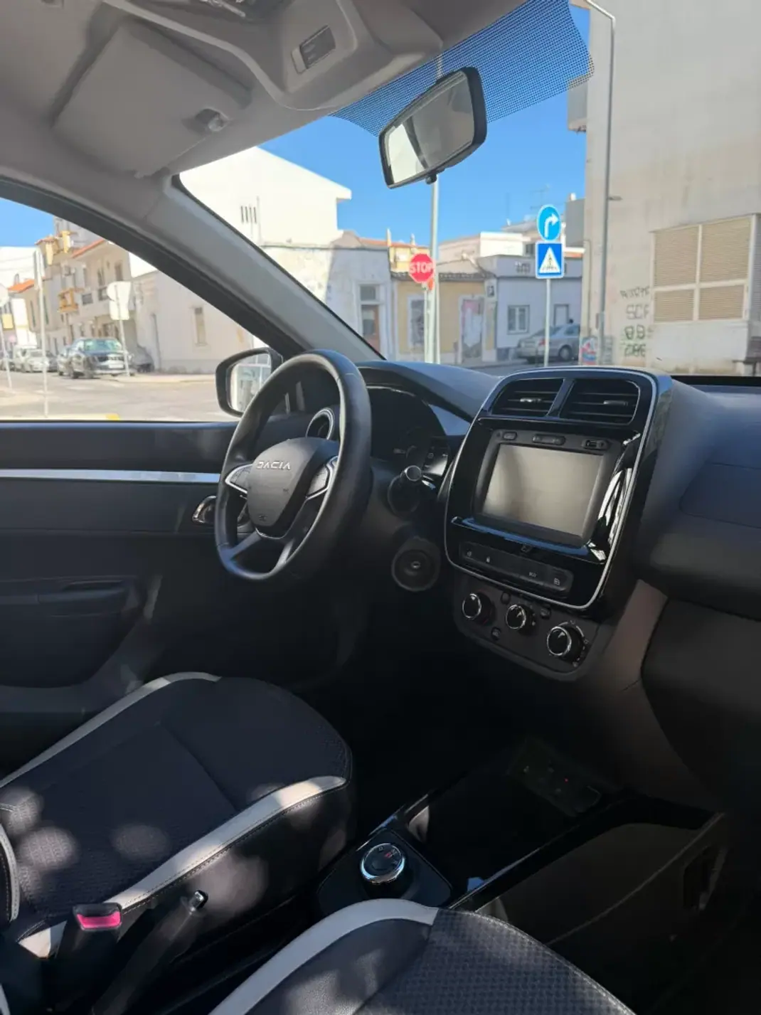 Dacia Spring 2022 - 13500 EUR, 39000 km - 39000km - foto 10 de 12