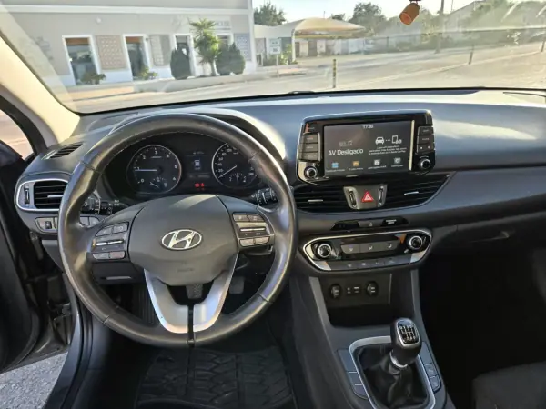 Hyundai i30 SW 2019 - 13950 EUR, 152167 km - AUTO.MOTO.pt - 152167km - foto 6 de 10