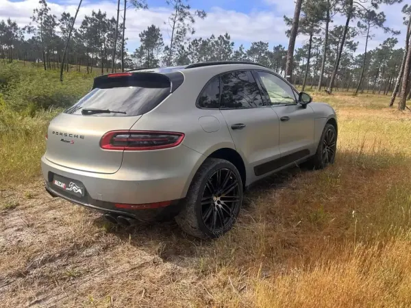 Porsche Macan 2016 - 42900 EUR, 145000 km - AUTO.MOTO.pt - 145000km - foto 8 de 25