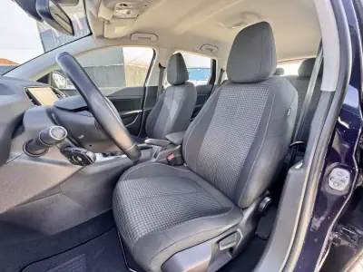 Peugeot 308 SW 2018 - 9990 EUR, 210000 km - AUTO.MOTO.pt - 210000km - foto 13 de 17