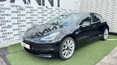 Tesla Model 3 2019 - 25990 EUR, 133000 km - AUTO.MOTO.pt - 133000km - foto 2 de 7