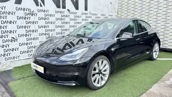 Tesla Model 3 2019 - 25990 EUR, 133000 km - AUTO.MOTO.pt - 133000km - foto 2 de 7