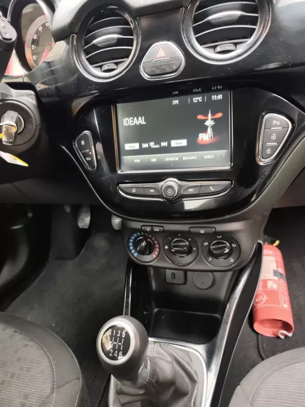 Opel Adam 2017 - 9200 EUR, 112000 km - AUTO.MOTO.pt - 112000km - foto 8 de 10