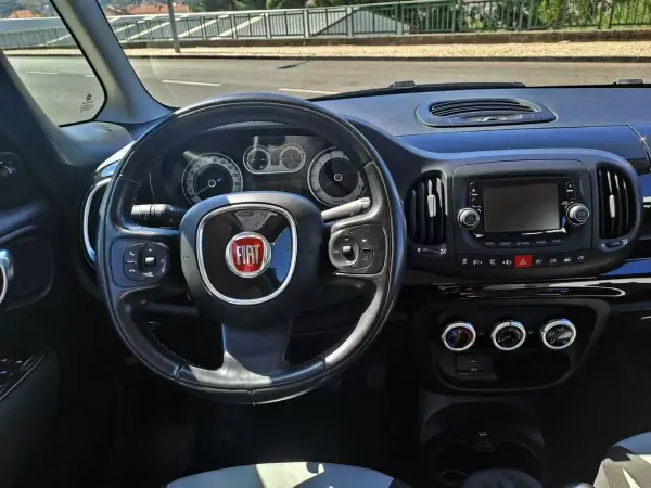 Fiat 500L 2013 - 7500 EUR, 160000 km - AUTO.MOTO.pt - 160000km - foto 12 de 29