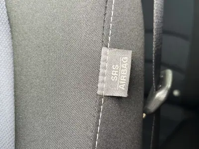 Mazda 2 2015 - 11500 EUR, 75000 km - AUTO.MOTO.pt - 75000km - foto 11 de 33