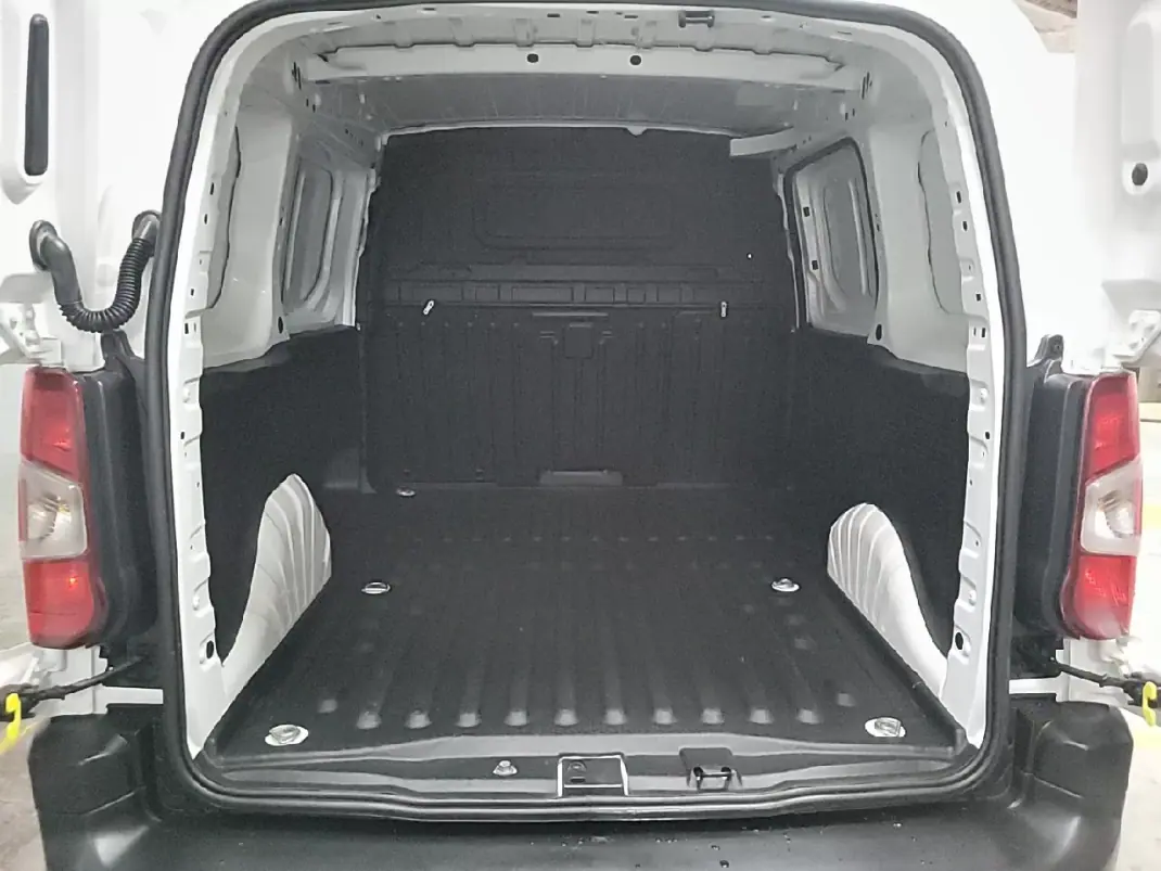 Citroën Berlingo 1.6 HDI Control 2019 - 11400 EUR, 82669 km - AUTO.MOTO.pt - 82669km - foto 6 de 21