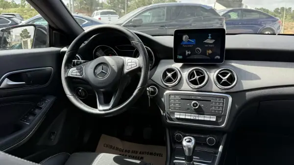 Mercedes-Benz CLA 180 2016 - 17990 EUR, 199000 km - AUTO.MOTO.pt - 199000km - foto 28 de 40