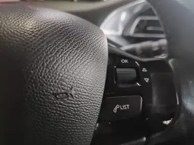 Peugeot 308 2014 - 9350 EUR, 207000 km - AUTO.MOTO.pt - 207000km - foto 26 de 34