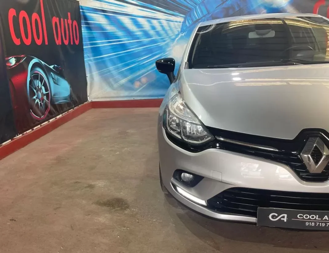 Renault Clio 2019 - 11750 EUR, 106000 km - AUTO.MOTO.pt - 106000km - foto 10 de 45