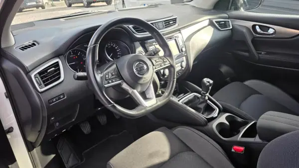Nissan Qashqai 2018 - 19250 EUR, 62000 km - AUTO.MOTO.pt - 62000km - foto 8 de 18