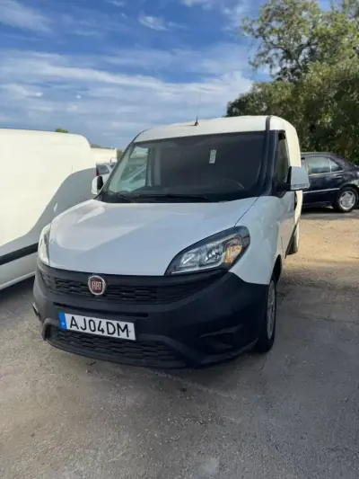 Fiat DOBLO CARGO 1.3 MULTIJET EASY 2021 - 13500 EUR, 131273 km - AUTO.MOTO.pt - 131273km - foto 3 de 8