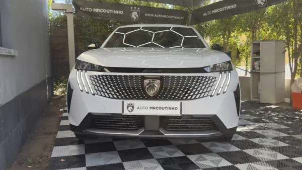 Peugeot 5008 1.2 Hybrid Allure e-DCS6 2025 Gasolina