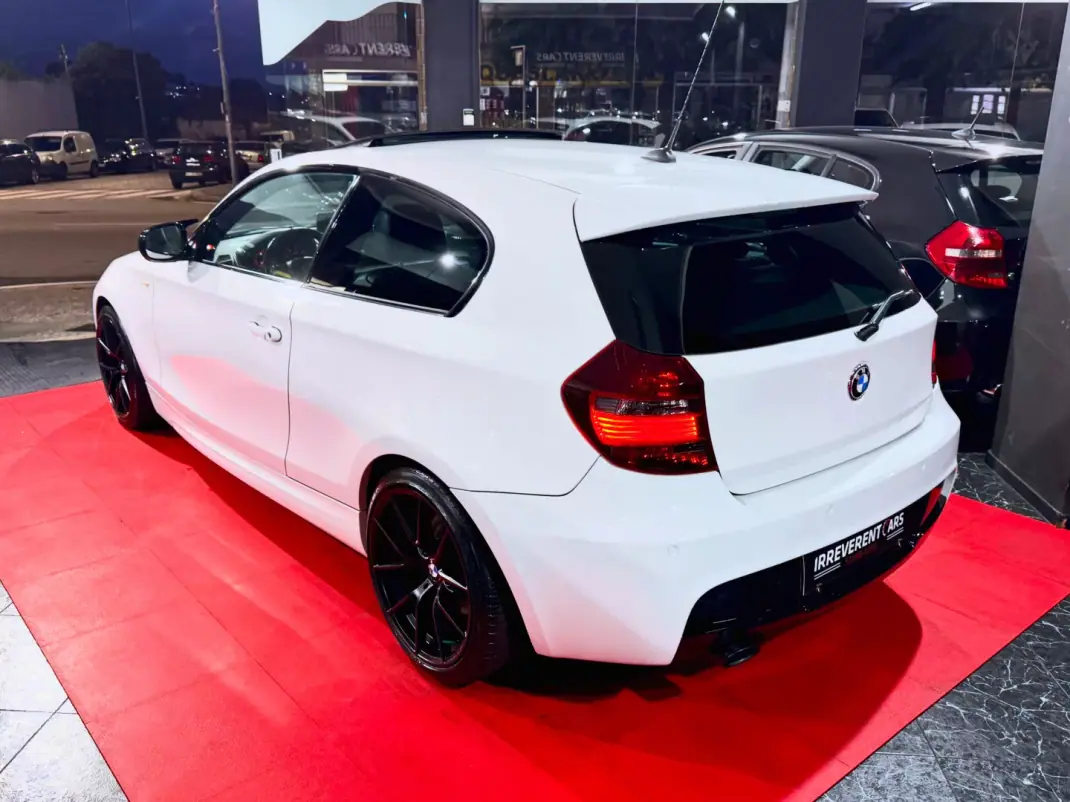 BMW 118 2011 - 13990 EUR, 220567 km - AUTO.MOTO.pt - 220567km - foto 4 de 22