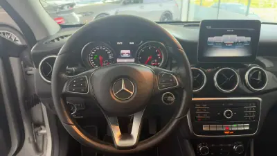 Mercedes-Benz CLA 180 2016 - 16990 EUR, 142457 km - AUTO.MOTO.pt - 142457km - foto 13 de 26
