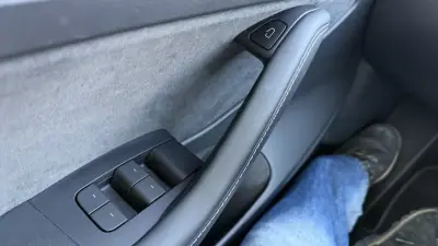 Tesla Model 3 2022 - 31900 EUR, 57000 km - AUTO.MOTO.pt - 57000km - foto 33 de 47
