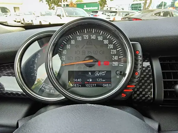 MINI Berlingo 2015 - 18000 EUR, 101200 km - AUTO.MOTO.pt - 101200km - foto 4 de 29