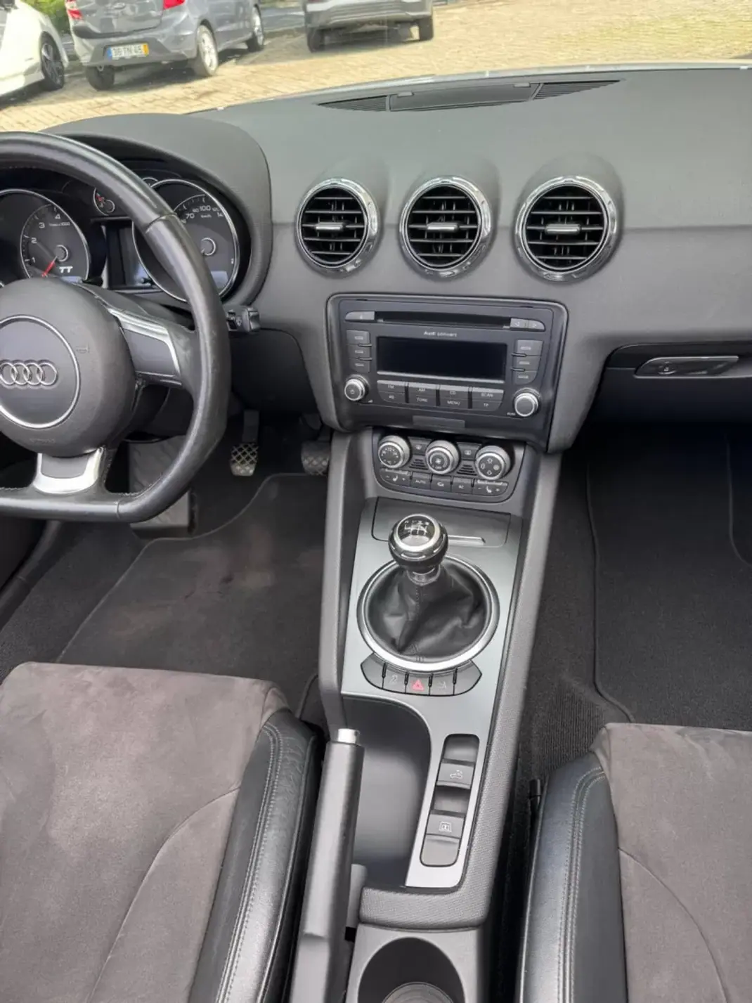 Audi TT Roadster 2011 - 15900 EUR, 207500 km - AUTO.MOTO.pt - 207500km - foto 9 de 12