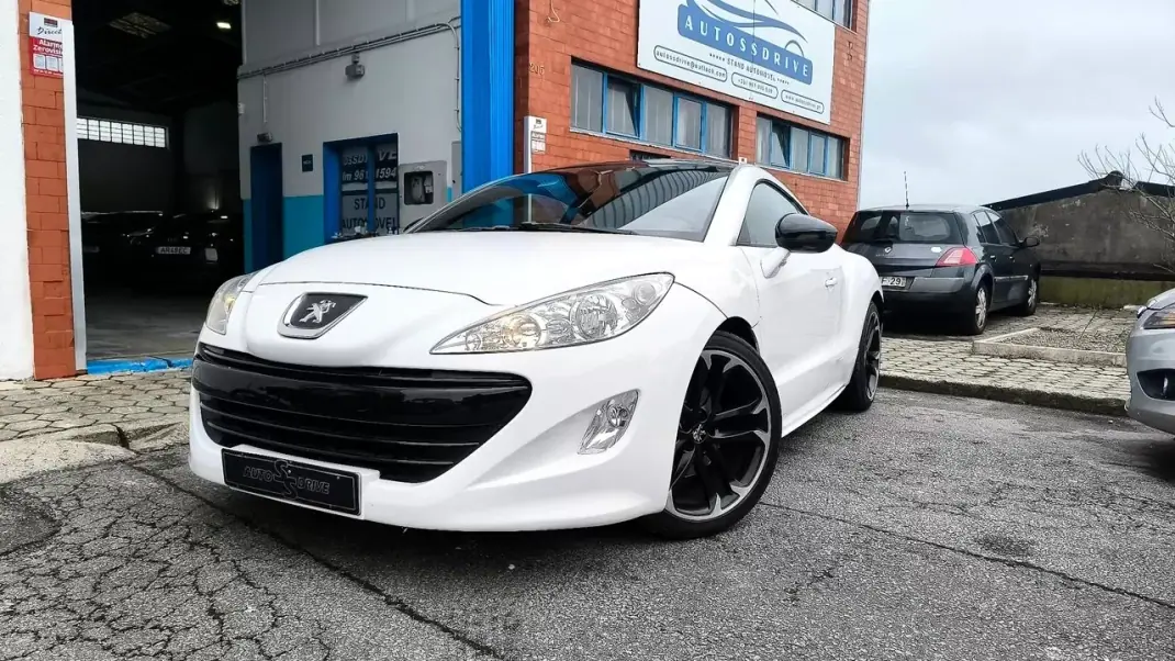 Peugeot RCZ 2011 - 11500 EUR, 126000 km - AUTO.MOTO.pt - 126000km - foto 3 de 14