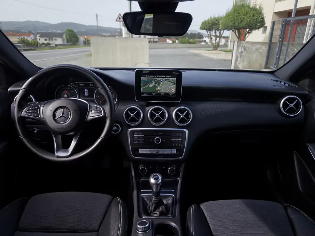 Mercedes-Benz A 180 2017 - 15990 EUR, 155000 km - AUTO.MOTO.pt - 155000km - foto 14 de 34