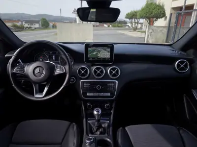 Mercedes-Benz A 180 2017 - 15990 EUR, 155000 km - AUTO.MOTO.pt - 155000km - foto 14 de 34