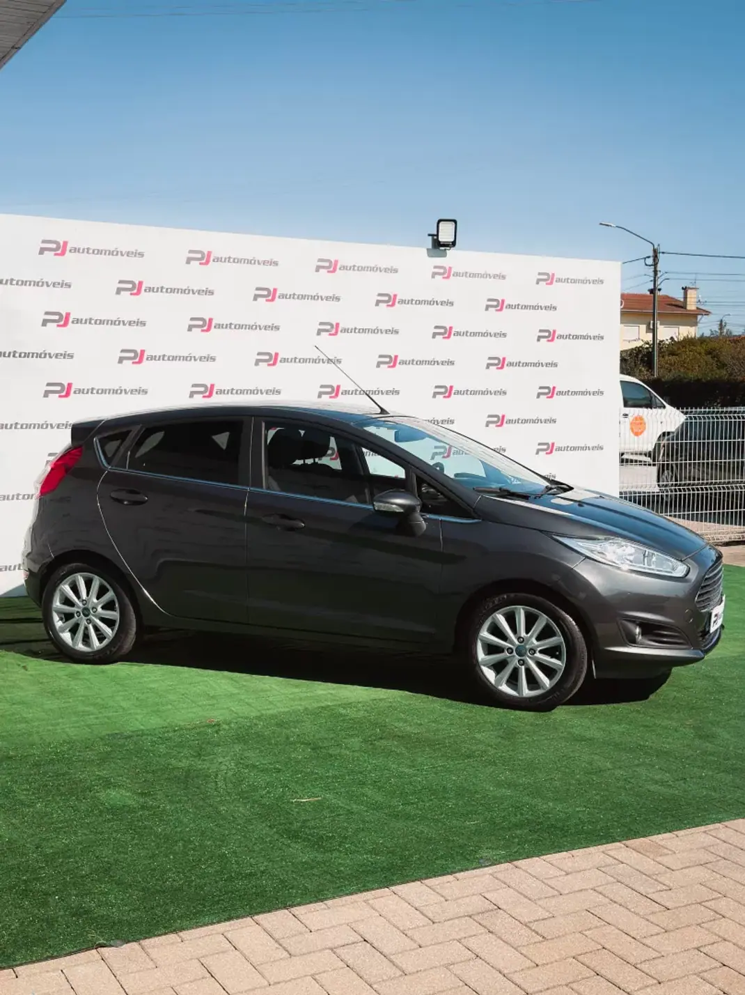 Ford Fiesta 2016 - 9990 EUR, 60000 km - 60000km - foto 5 de 15
