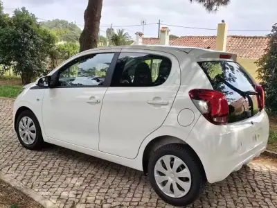 Peugeot 108 2014 - 7490 EUR, 140000 km - AUTO.MOTO.pt - 140000km - foto 4 de 16