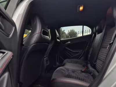 Mercedes-Benz GLA 200 2014 - 20000 EUR, 221000 km - AUTO.MOTO.pt - 221000km - foto 15 de 22