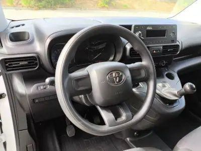 Toyota Proace City 1.5D L1 Active 2021 - 14950 EUR, 77000 km - AUTO.MOTO.pt - 77000km - foto 8 de 9