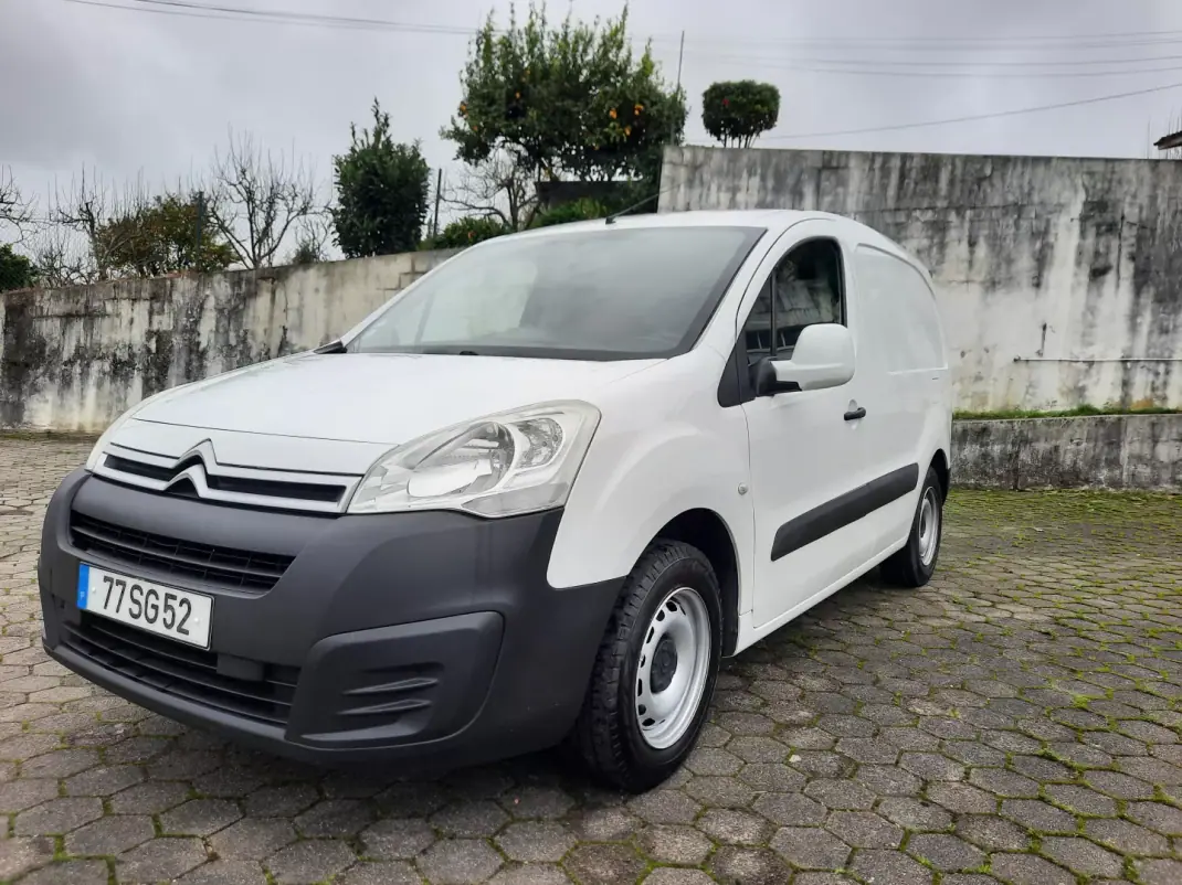 Citroën BERLINGO VAN XL 1.5 BLUE HDI 3 LUGARES 2016 - 9900 EUR, 177157 km - AUTO.MOTO.pt - 177157km - foto 1 de 10
