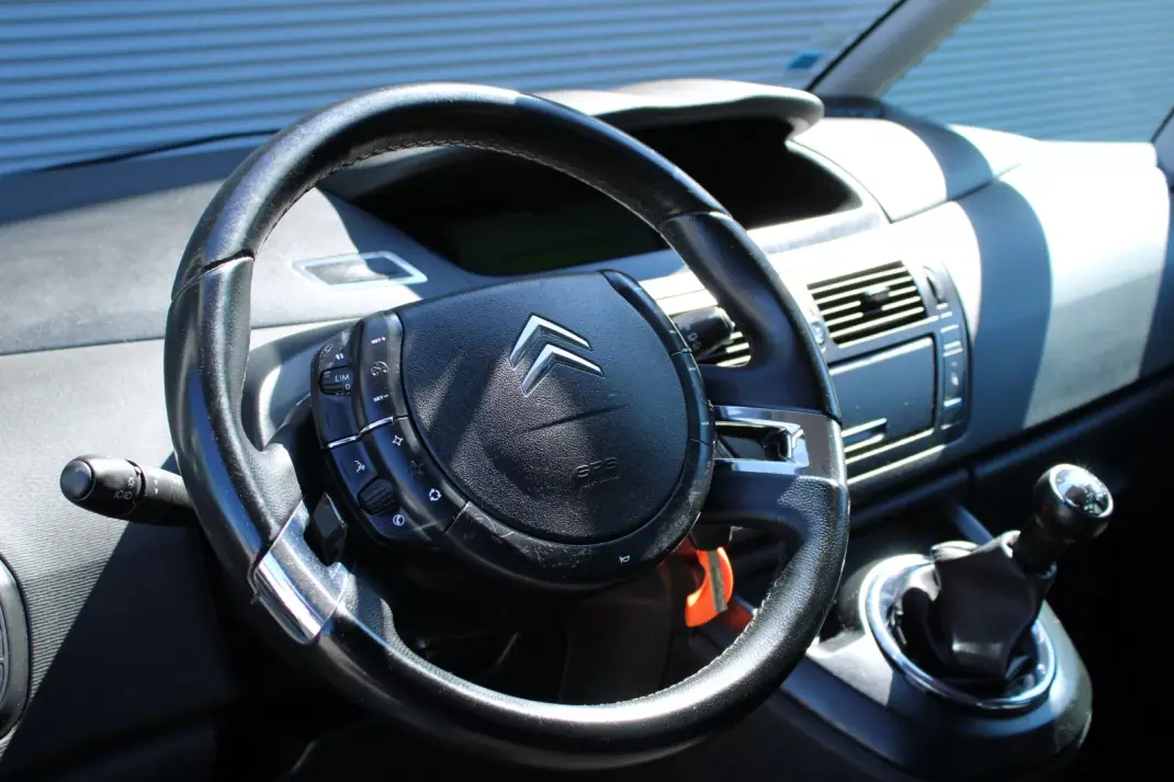 Citroën C4 Picasso 2010 - 3990 EUR, 290212 km - 290212km - foto 11 de 24