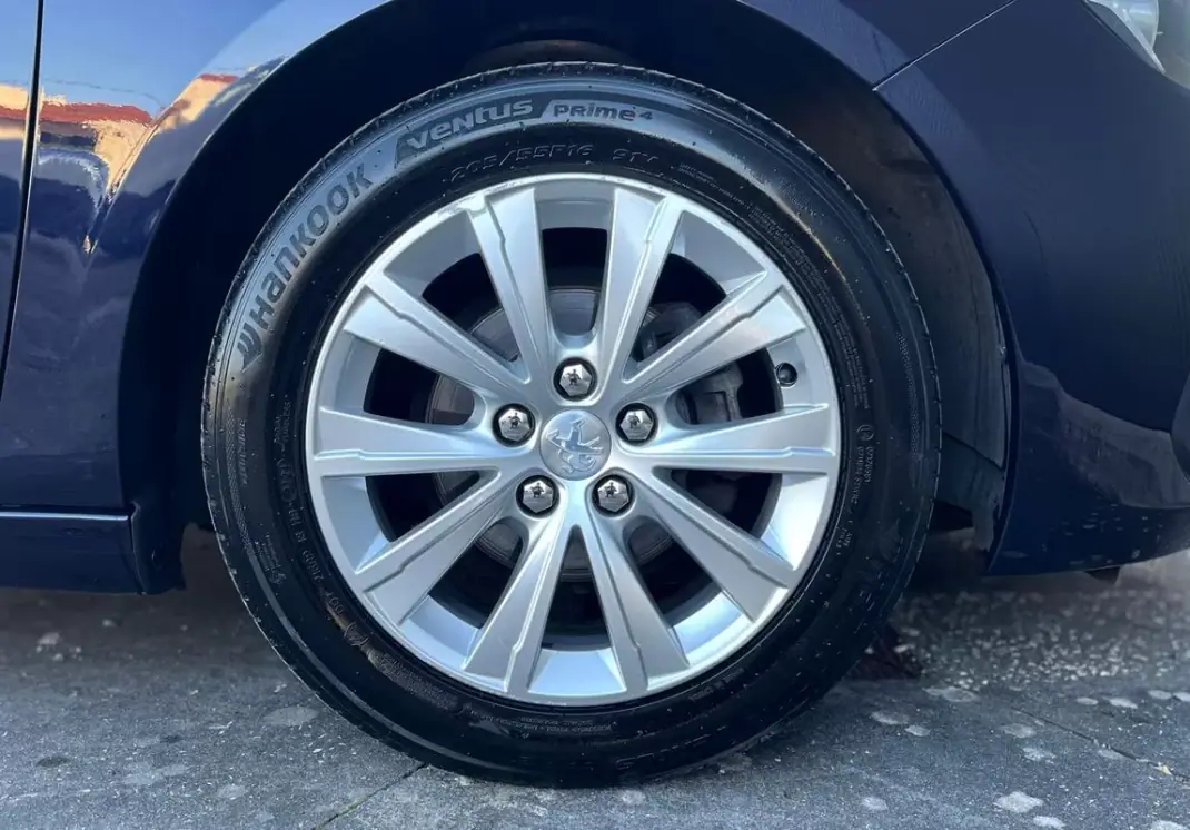 Peugeot 308 2019 - 10900 EUR, 131000 km - AUTO.MOTO.pt - 131000km - foto 7 de 27