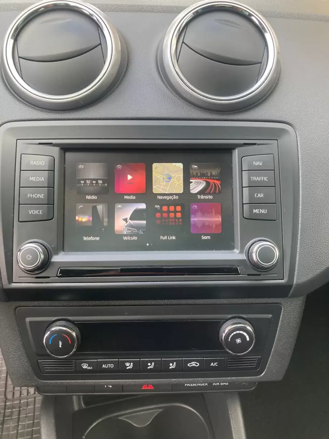 SEAT Ibiza 2016 - 13900 EUR, 118800 km - AUTO.MOTO.pt - 118800km - foto 14 de 24