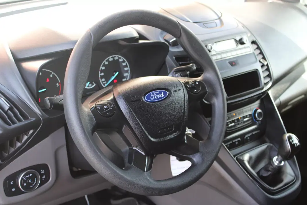 Ford Transit Connect 2021 - 13490 EUR, 172000 km - AUTO.MOTO.pt - 172000km - foto 17 de 22