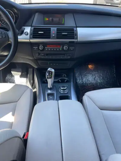 BMW X5 2011 - 18000 EUR, 256000 km - AUTO.MOTO.pt - 256000km - foto 10 de 14