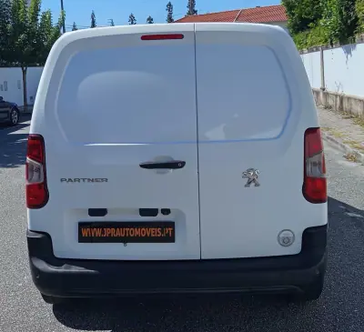 Peugeot Partner 2019 - 11490 EUR, 130000 km - 130000km - foto 8 de 17