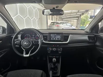 Kia Stonic 2019 - 12500 EUR, 117953 km - AUTO.MOTO.pt - 117953km - foto 19 de 23