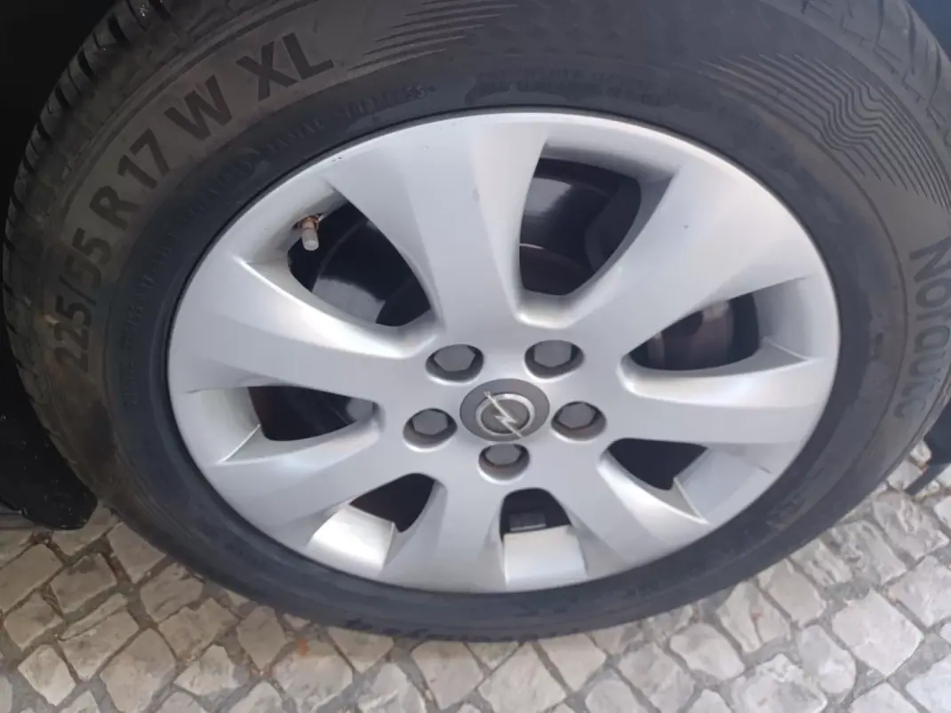 Opel Insignia Sports Tourer 2015 - 10890 EUR, 107586 km - 107586km - foto 30 de 35