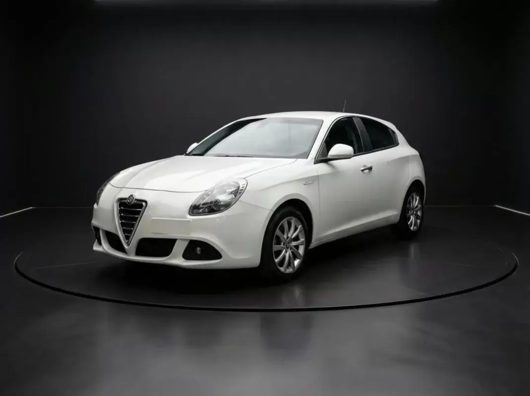 Alfa Romeo Giulietta 2011 - 9990 EUR, 177008 km - AUTO.MOTO.pt - 177008km - foto 3 de 18