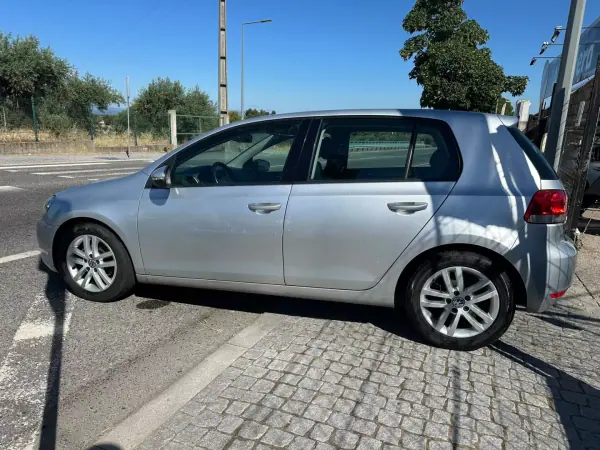 Volkswagen Golf 2009 - 10900 EUR, 161468 km - AUTO.MOTO.pt - 161468km - foto 2 de 25