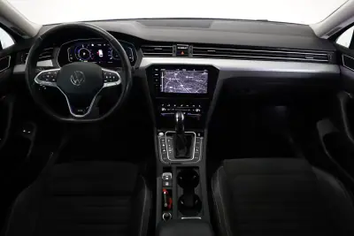Volkswagen Passat Variant 2021 - 25990 EUR, 70682 km - AUTO.MOTO.pt - 70682km - foto 29 de 53