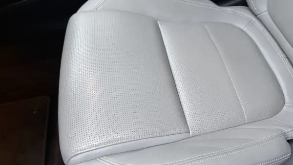 Jaguar E-Pace 2023 - 45500 EUR, 40380 km - AUTO.MOTO.pt - 40380km - foto 32 de 38