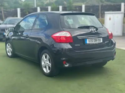 Toyota Auris 2010 - 10990 EUR, 210475 km - AUTO.MOTO.pt - 210475km - foto 4 de 13